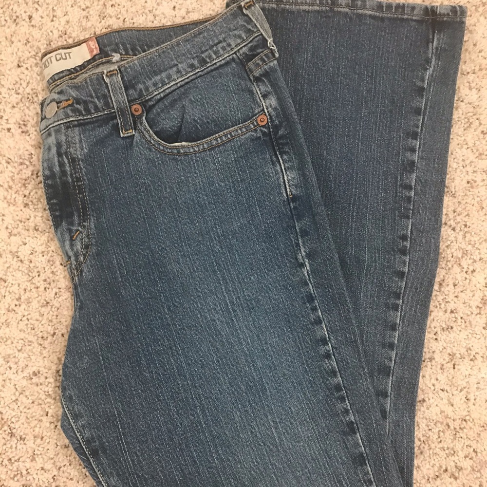 🌼 Levi’s Boot Cut - Picture 3 of 5